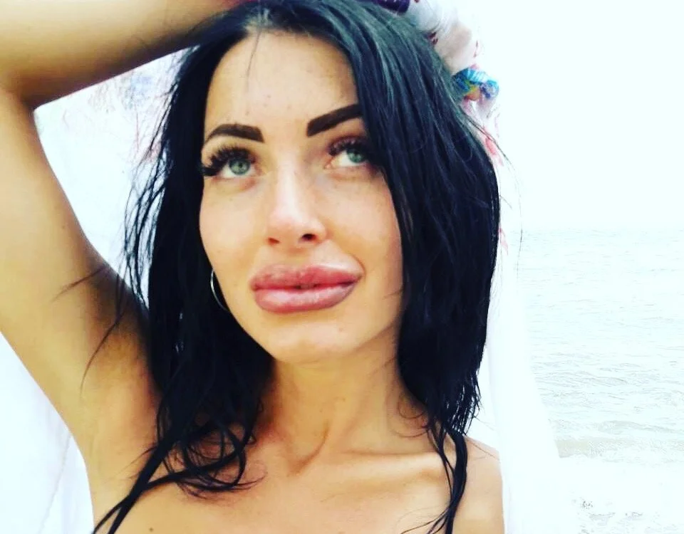 LizzyBanks' Offline XXX Chat