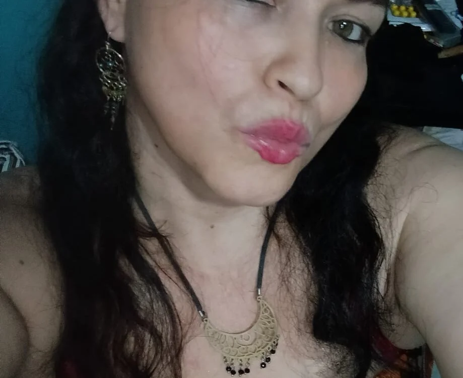 Mia_ThompsonXXのオフラインXXXチャット