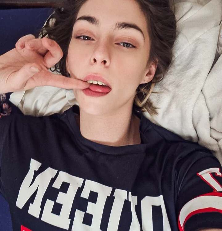 Miss_North cam model