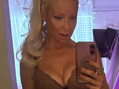 Natasha_holz