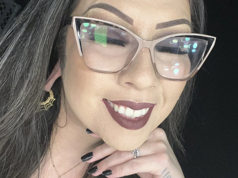 SacredSadGirl's Offline Chat Room