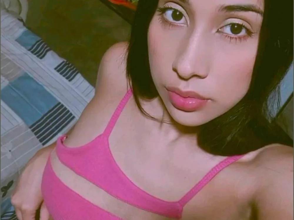 AntonellaSweet_11 offline chatrum