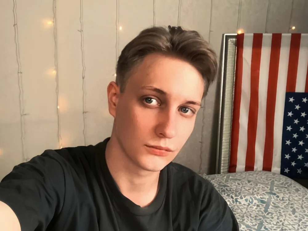 lucas_till offline chatrum