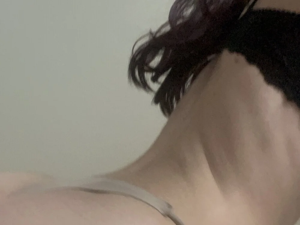 Pr3ttyto3s 離線 XXX 聊天