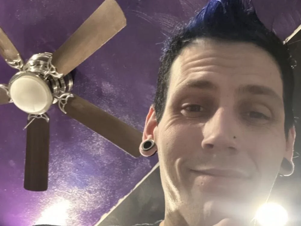 Chatroom XXX hors ligne de FADEDSADBOY