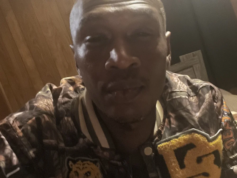 Shavez1134's Offline XXX Chat