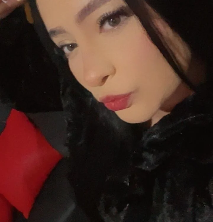 Victoria_Blaker's Offline Chat Room