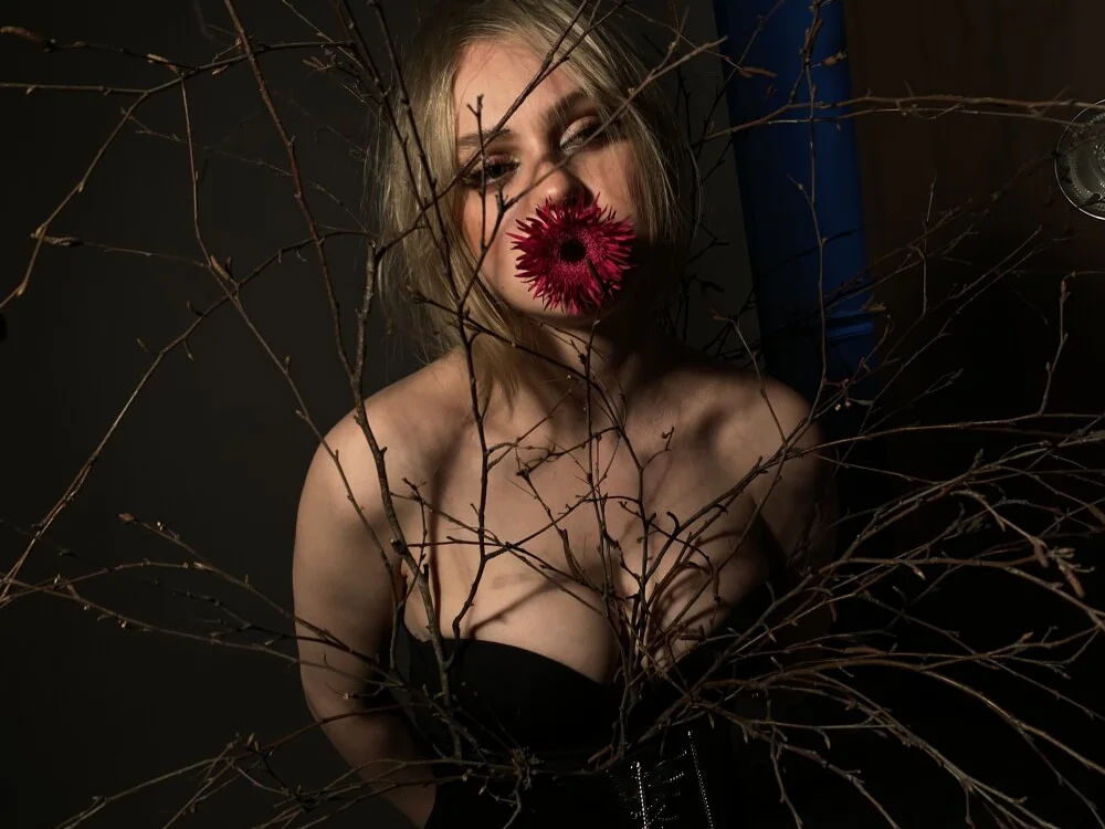 Anny_Blossom Offline XXX Chat