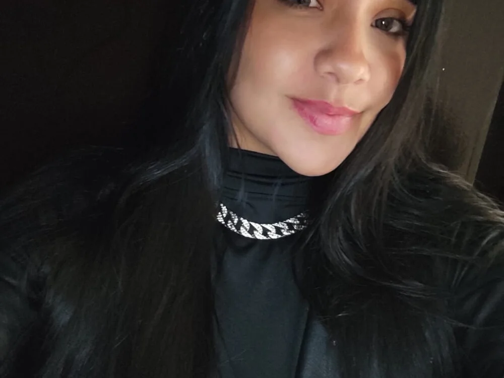 nina_moen 离线XXX聊天