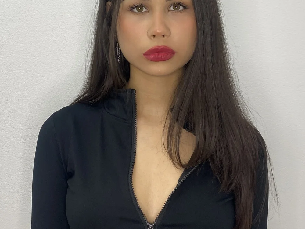 KleoTrinity Adlı Modelin Çevrimdışı Sohbet Odası