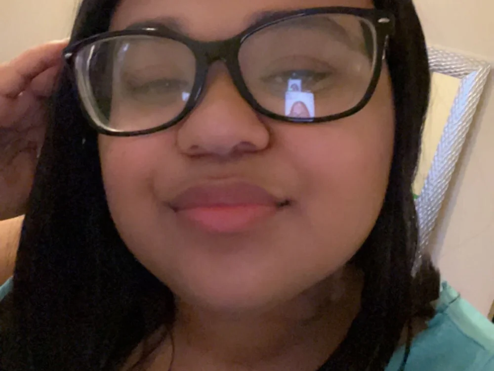 lesbianqueen300's Offline Chat Room
