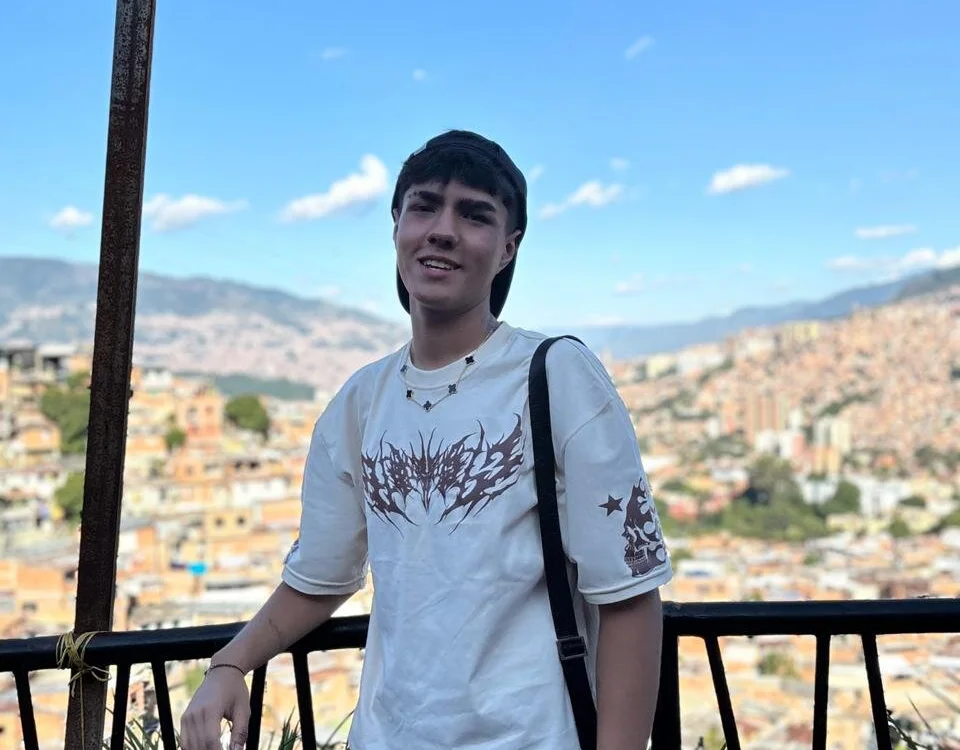 Damian_tay Offline XXX-chat