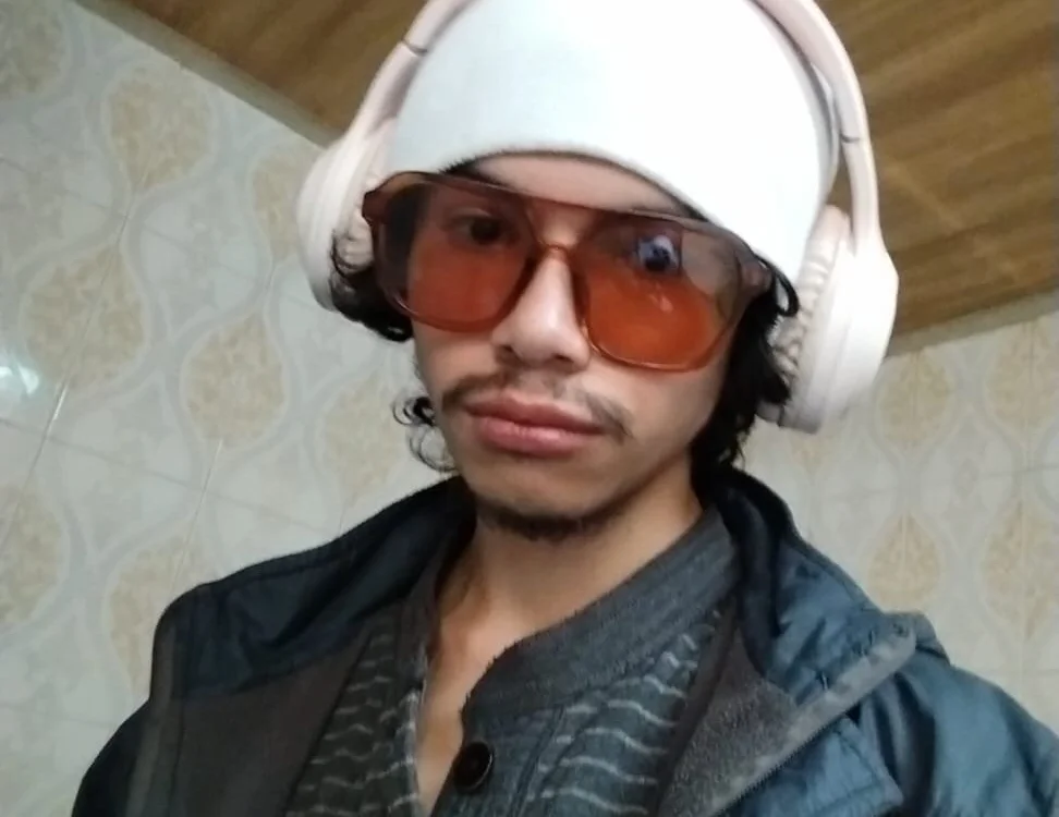 Offline XXX chat modela Mattew_Evans