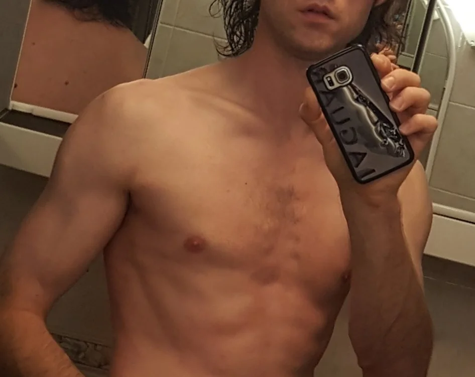 دردشة FrenchGuy54 الجنسية دون اتصال