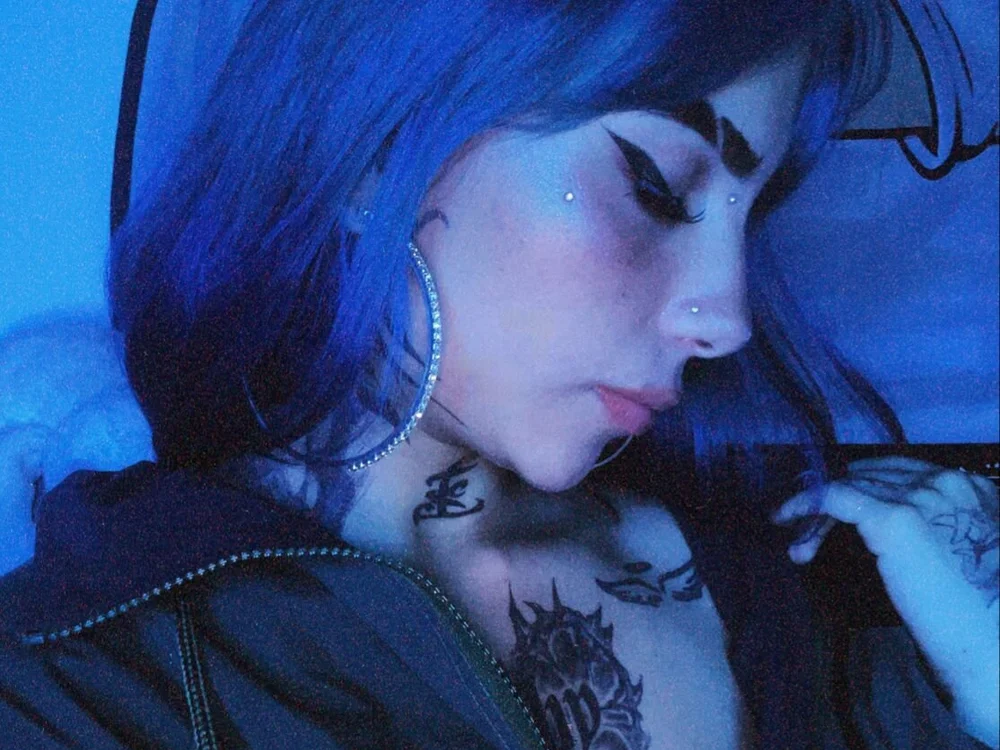 talia_sub's Offline Chat Room