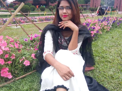 Queen-Any - romantic indian