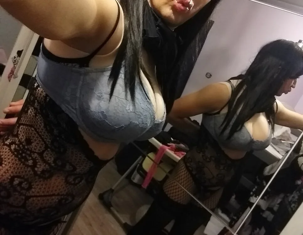 Lizok69's Offline XXX Chat