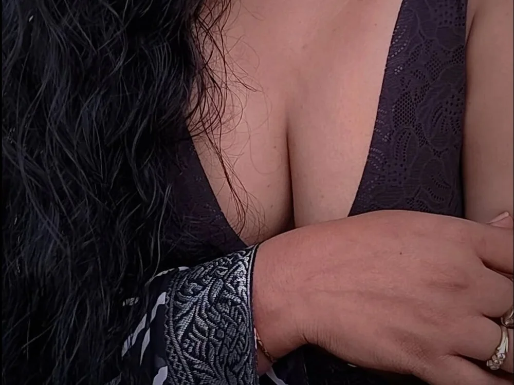 arushi9490's Offline XXX Chat