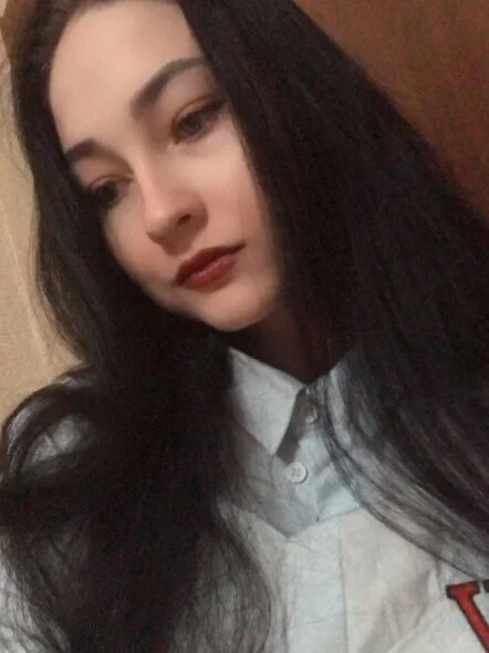 mialess6's Offline XXX Chat