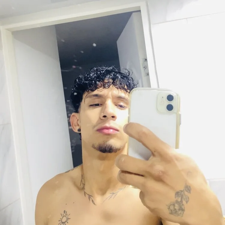 Offline chatovací místnost Daddy__certifid
