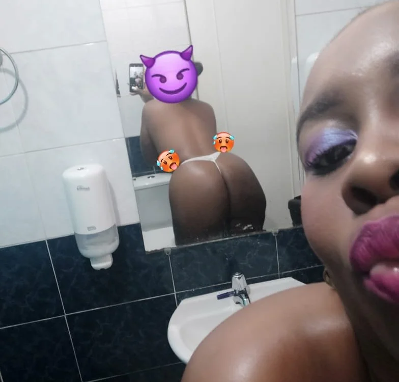 Hot_blaack's Offline XXX Chat