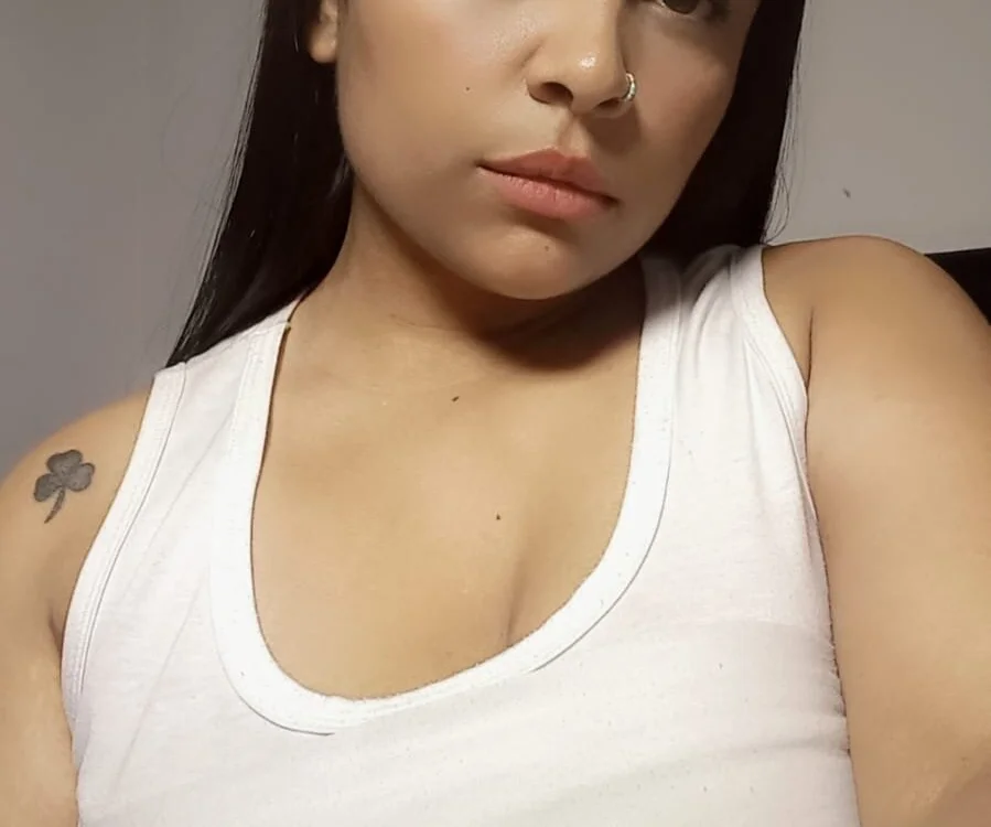 ninabusty_n Offline XXX chat