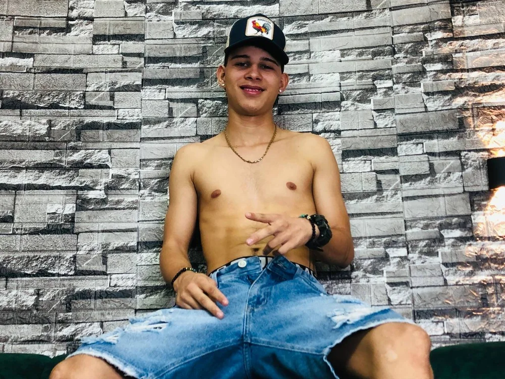 TylerxHuge offline chatrum