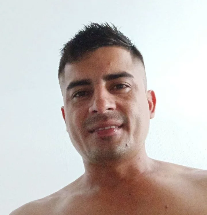 Andr3s69xxx অফলাইন XXX চ্যাট