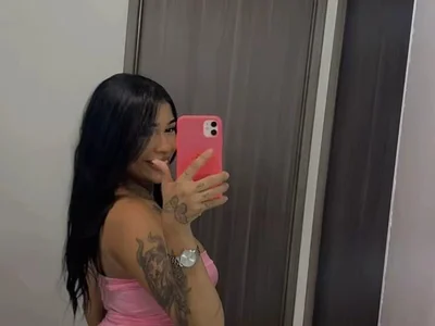 Naia000 Female Masturbation Cam Strip
