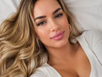 Model JuicyMillena