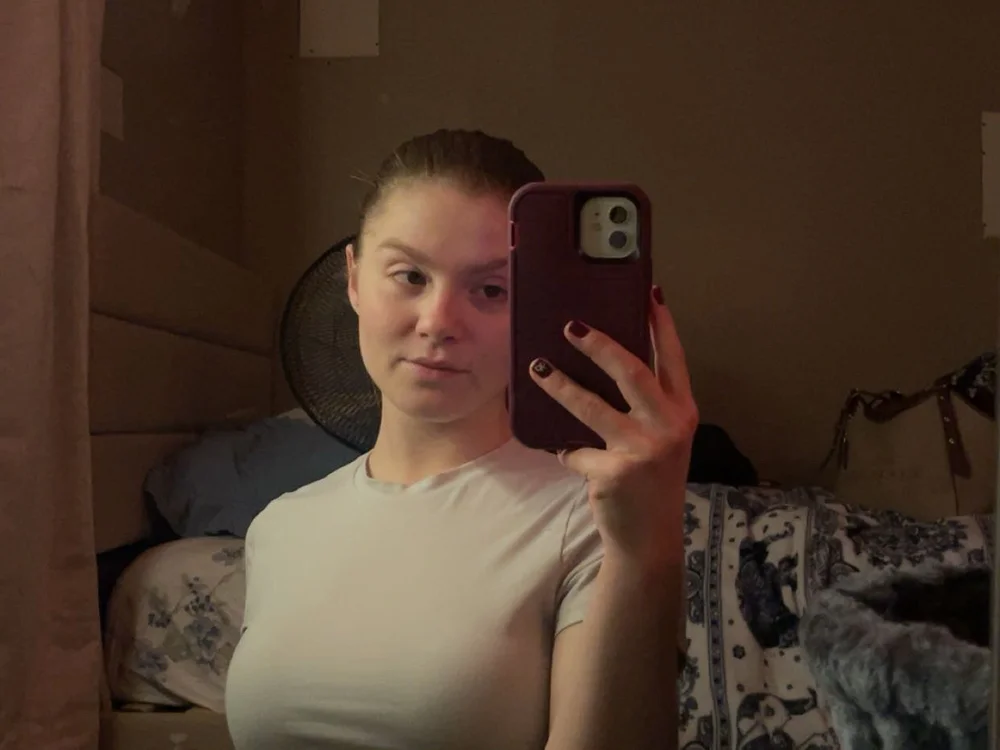 yourqueen999's Offline Chat Room
