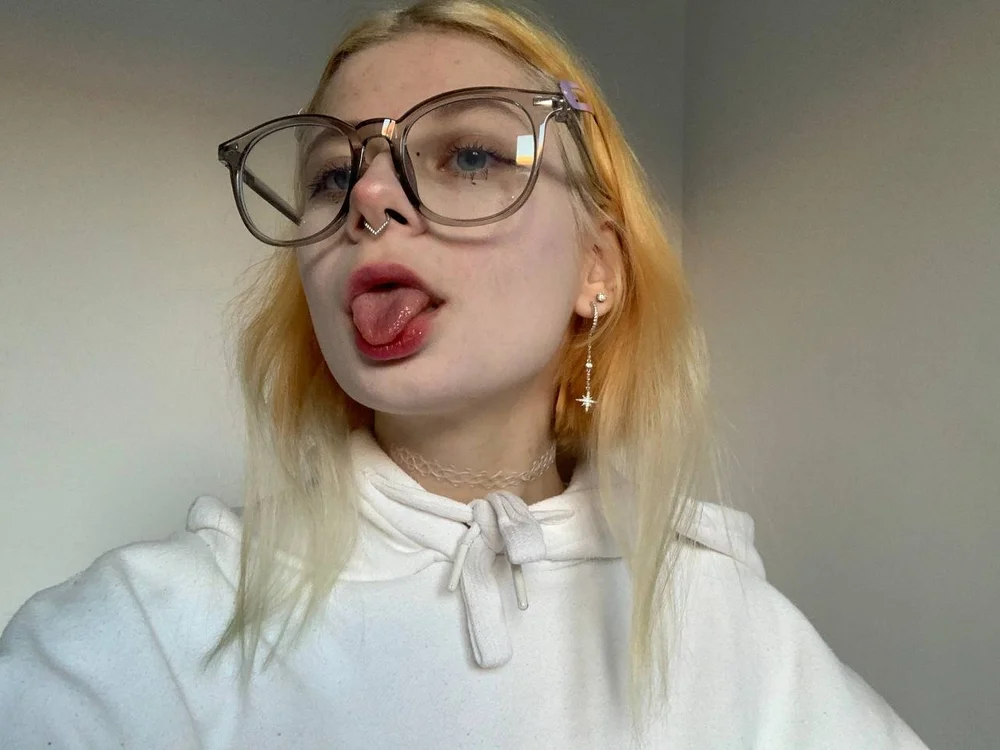 PinkVampire's Offline Chat Room