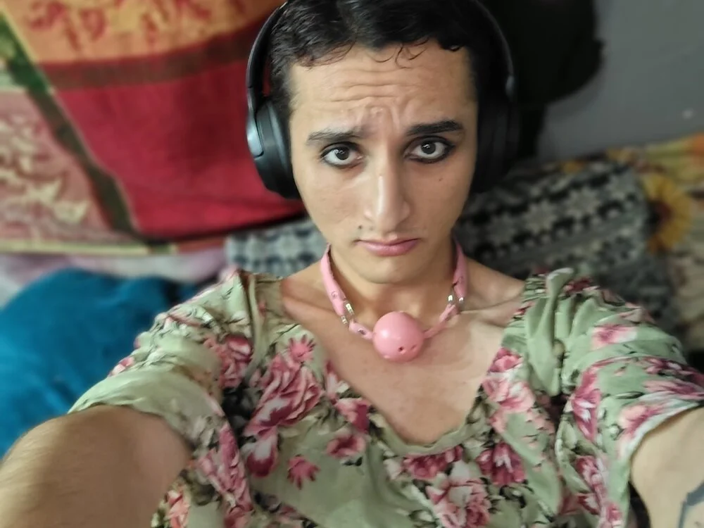 Femboy_cherry's Offline XXX Chat