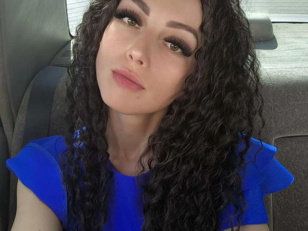 Mirafullshy's Offline Chat Room