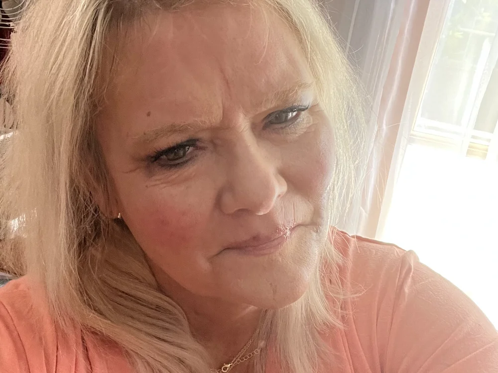 Need2cumNow100's Offline Chat Room