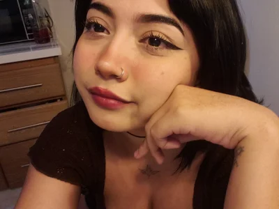 Holy_day Female Romantic Free Webcam Sex
