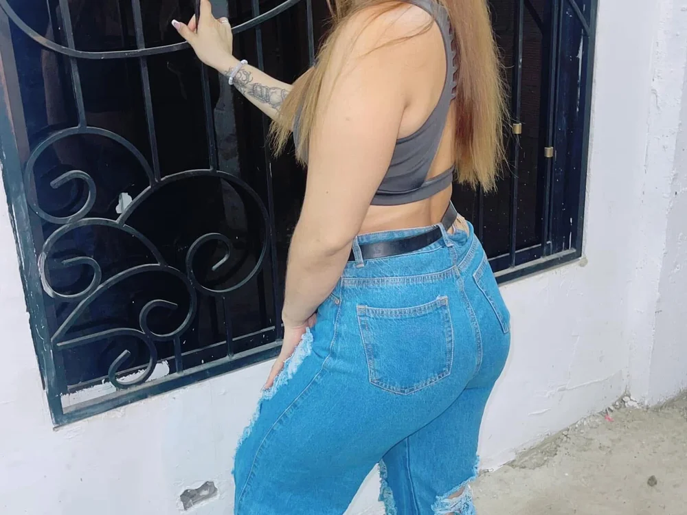 Aishagrey12's Offline XXX Chat