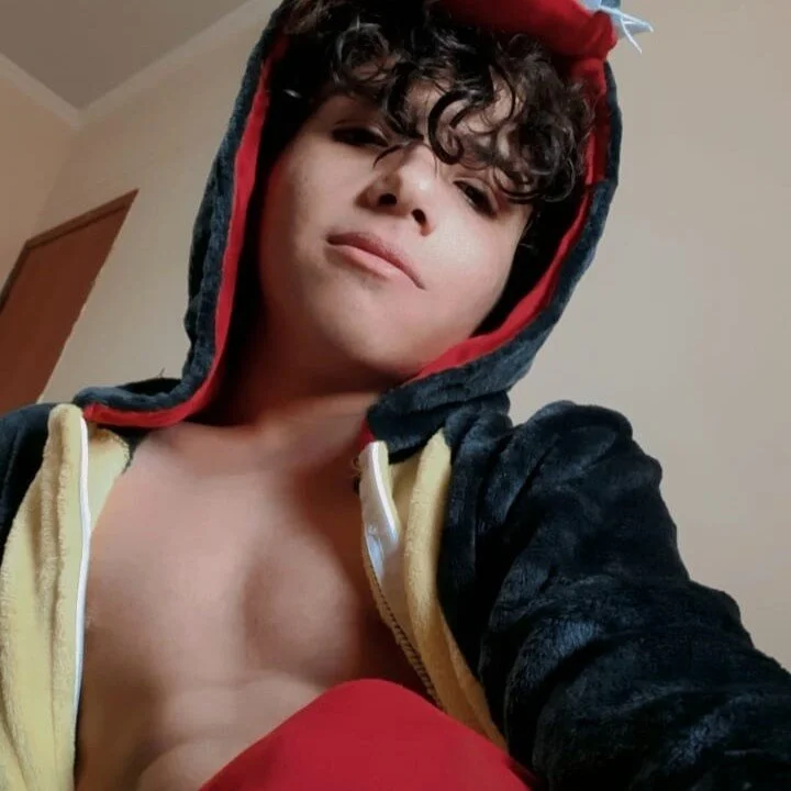 צ'אט XXX לא מקוון של BBoyLatino0