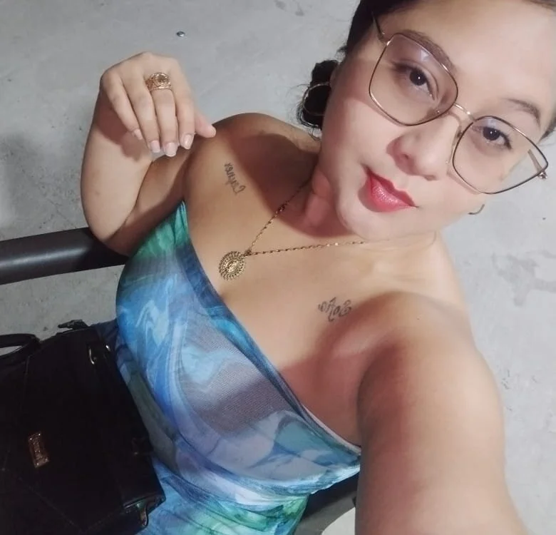 katalella_Bromwn's Offline XXX Chat