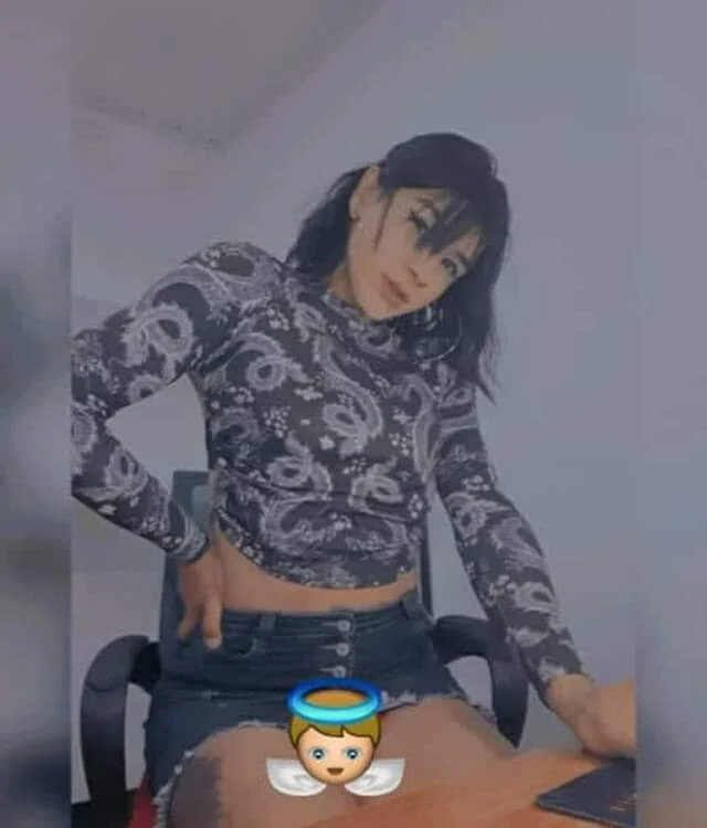 Morena_doll's Offline Chat Room