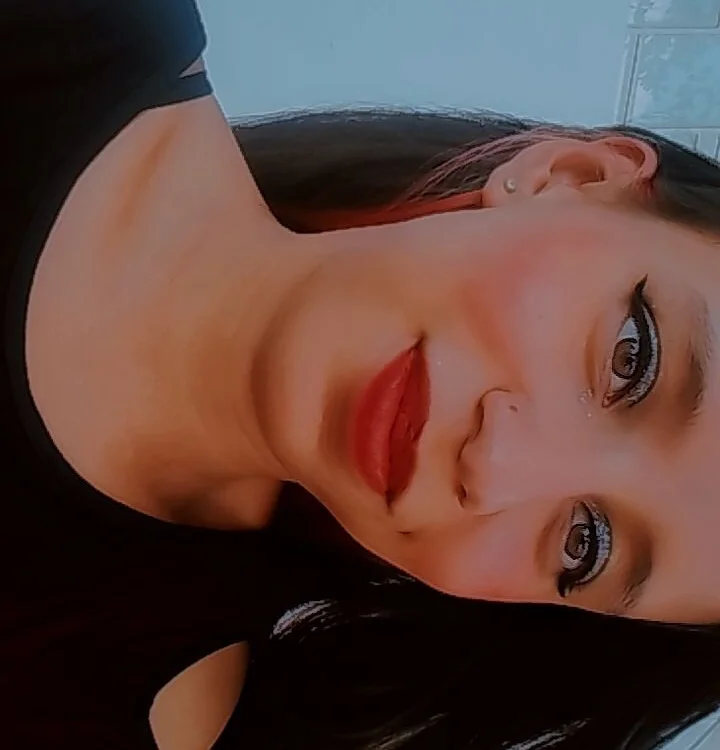 Miss_Teylor offline chatrum