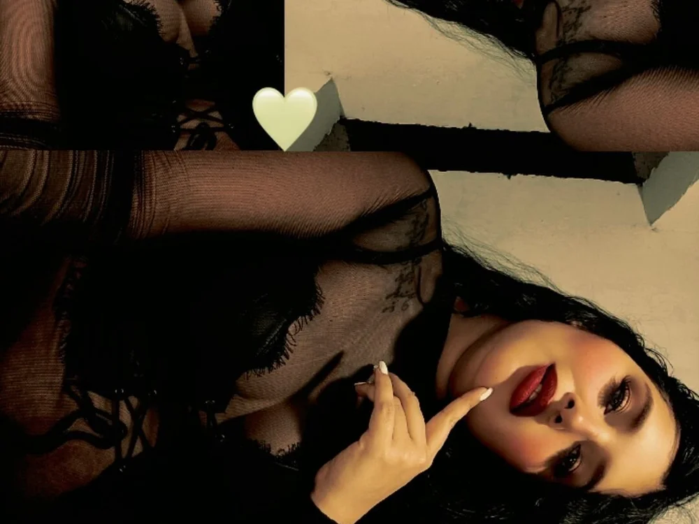 Maddy_Kay অফলাইন XXX চ্যাট