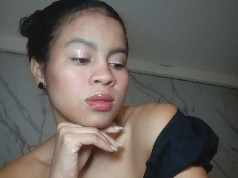 catalina5_s Adlı Modelin Çevrimdışı XXX Sohbeti