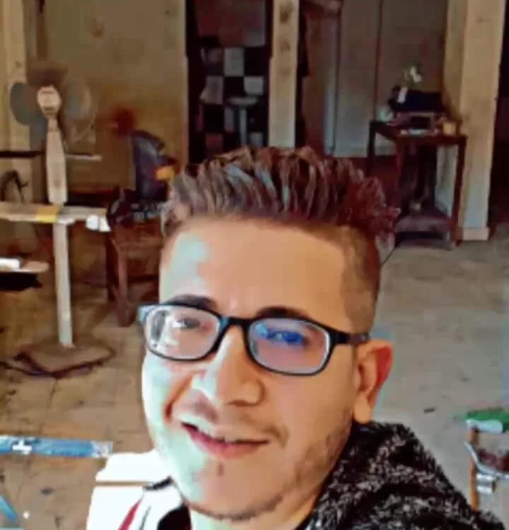 MoMokhtarm 離線 XXX 聊天