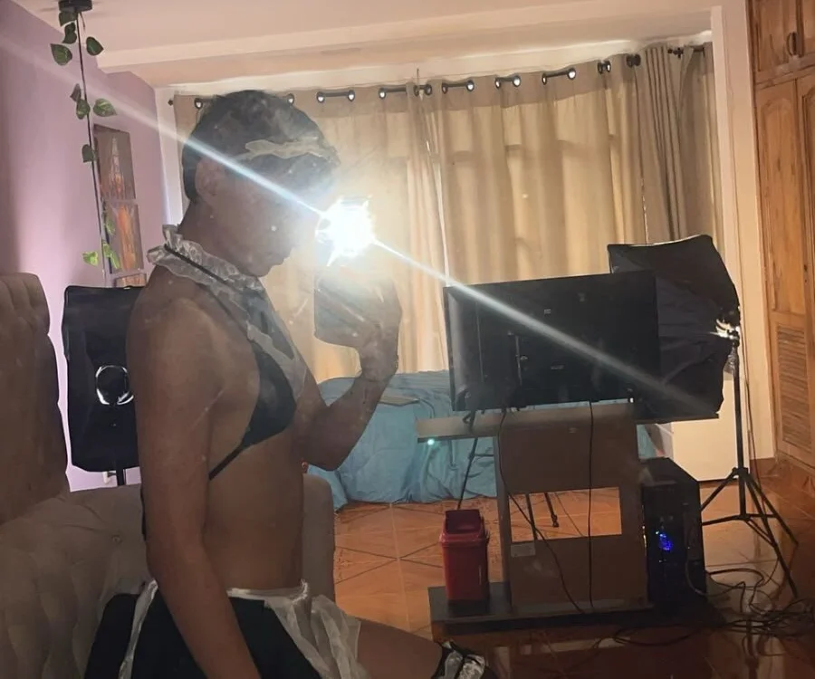 Chat +18 de Sam_Stone_1 ao vivo