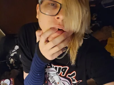 Amethystbunnyboy Male Bisexual Webcam Naked