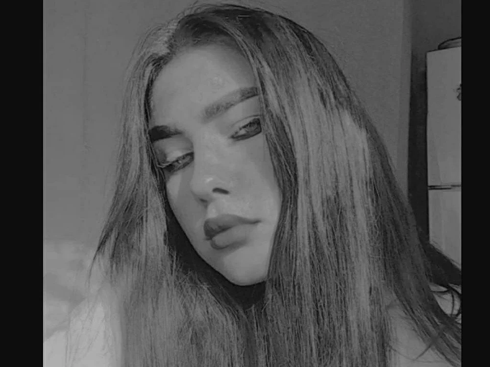 _Ellia__'s Offline Chat Room
