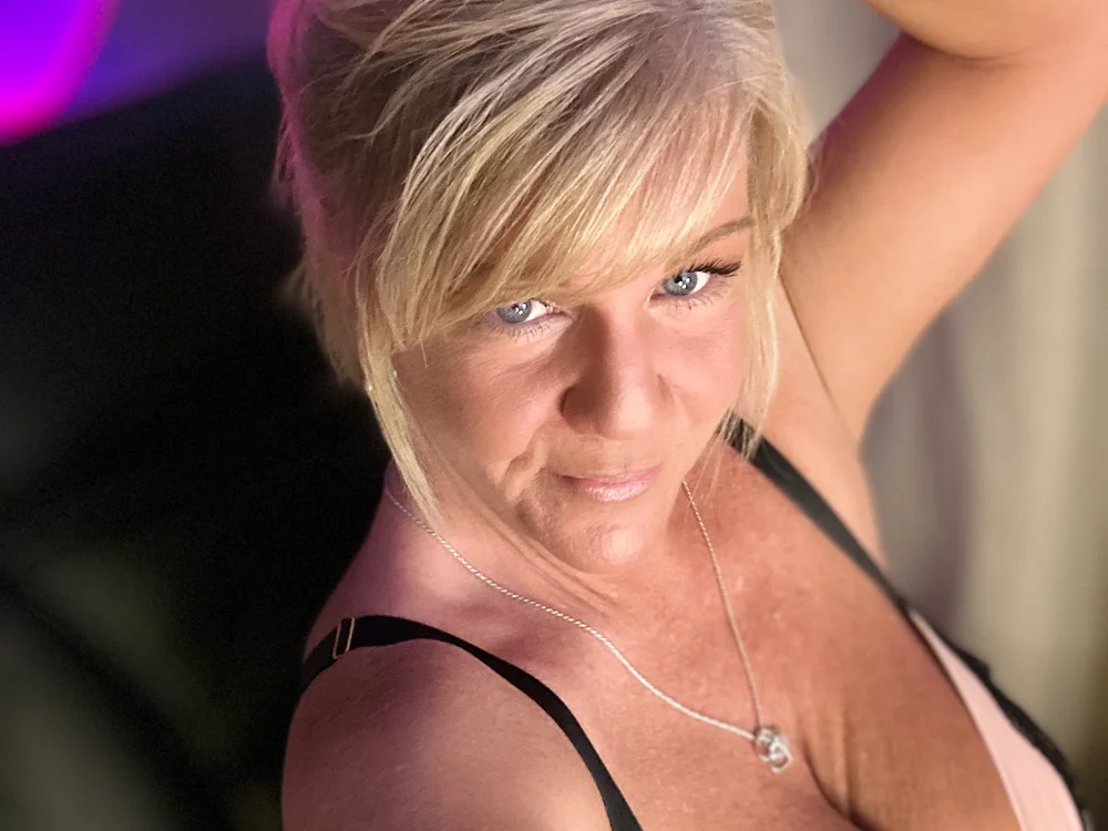 Offline XXX chat modela Lenaxox