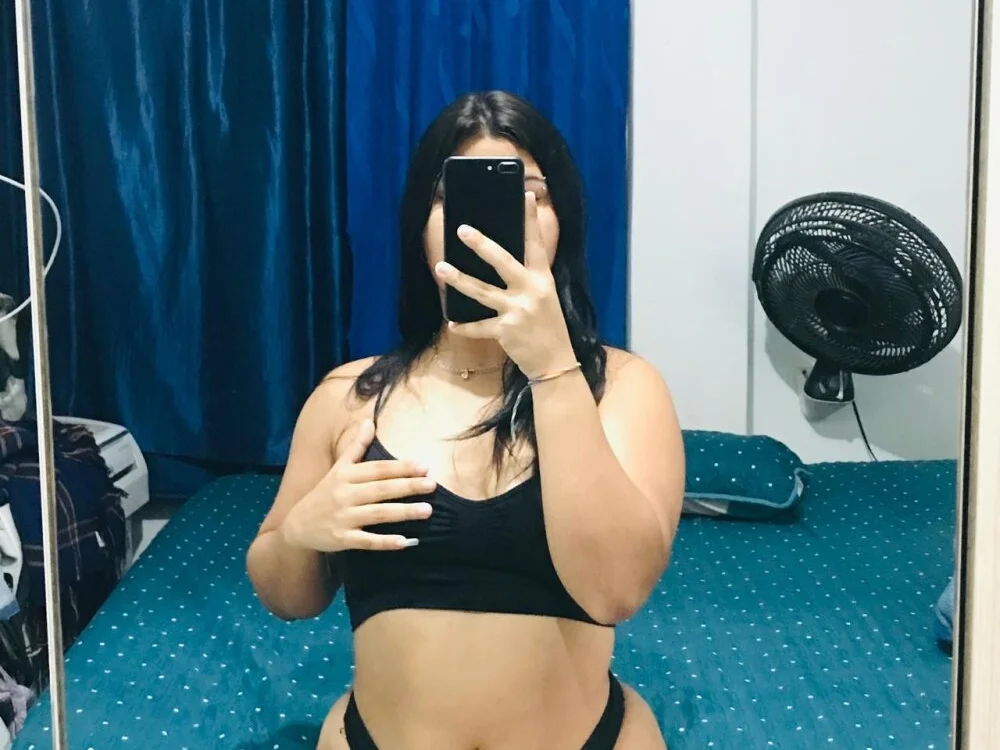 melany_rouse18's Offline XXX Chat