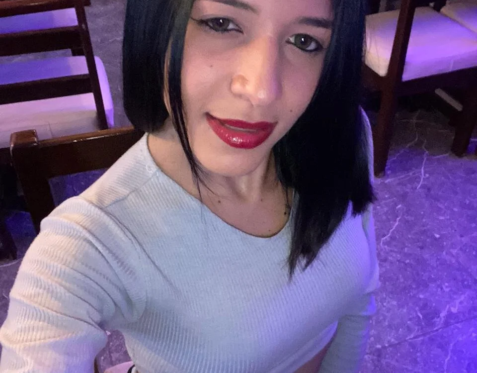 Monserrate_Miller's Offline Chat Room